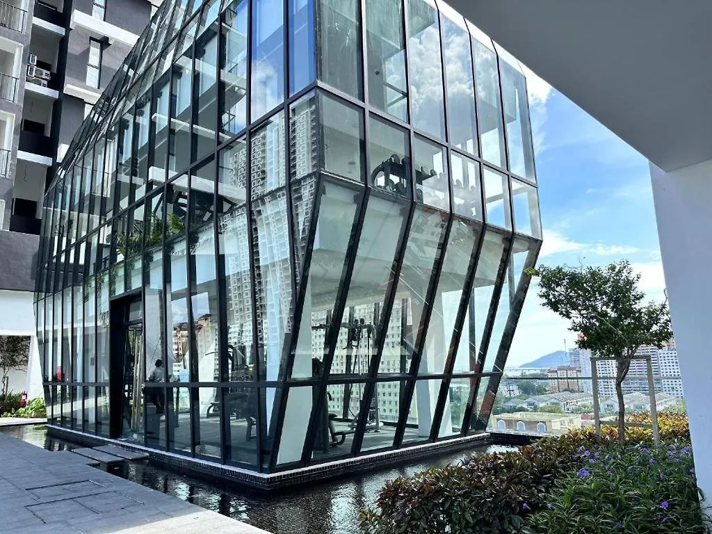 Urban Suites Georgetown Penang - Affordable - Luxurious Stay With Sea & Georgetown Views By Qistina Jelutong Apartment