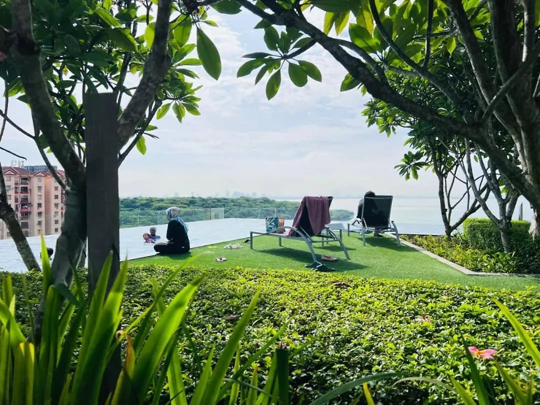 Urban Suites Georgetown Penang - Affordable - Luxurious Stay With Sea & Georgetown Views By Qistina Jelutong