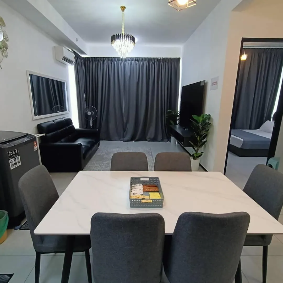 Urban Suites Georgetown Penang - Affordable - Luxurious Stay With Sea & Georgetown Views By Qistina Jelutong Apartment