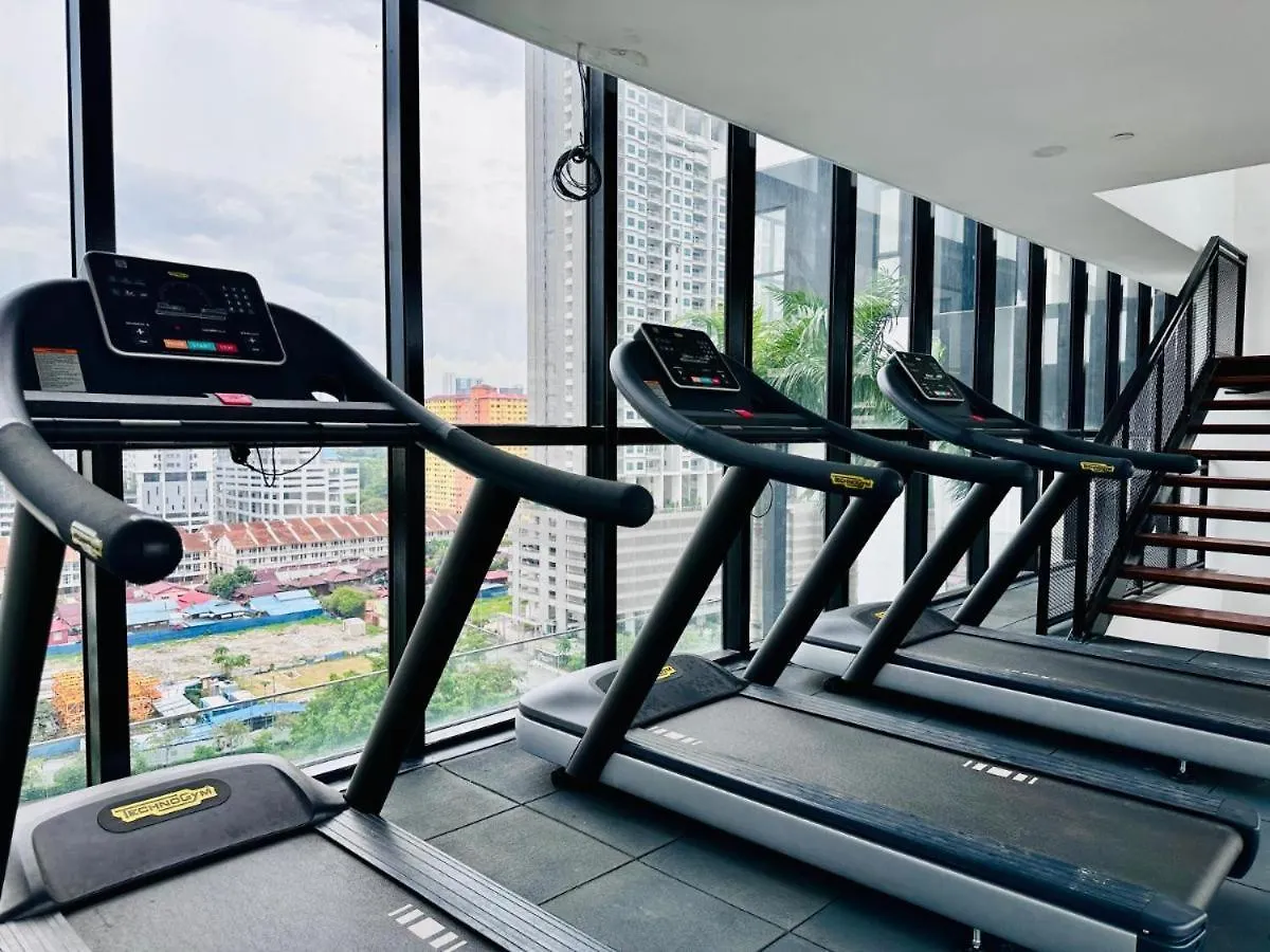 Urban Suites Georgetown Penang - Affordable - Luxurious Stay With Sea & Georgetown Views By Qistina Jelutong Apartment
