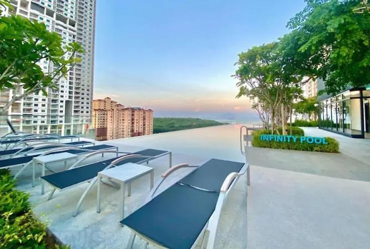 Urban Suites Georgetown Penang - Affordable - Luxurious Stay With Sea & Georgetown Views By Qistina Jelutong