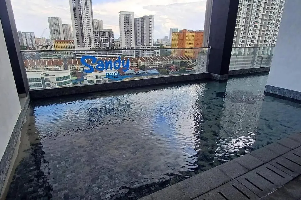 Urban Suites Georgetown Penang - Affordable - Luxurious Stay With Sea & Georgetown Views By Qistina Jelutong Maleisië