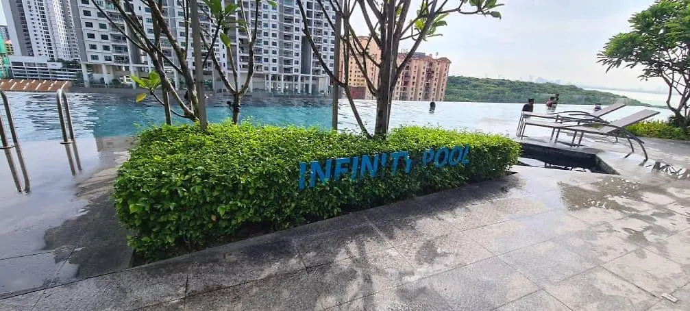Appartement Urban Suites Georgetown Penang - Affordable - Luxurious Stay With Sea & Georgetown Views By Qistina Jelutong