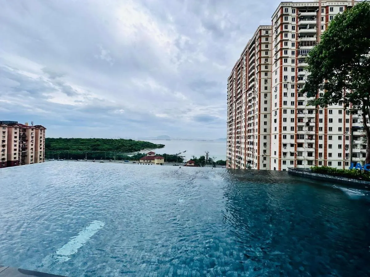 Appartement Urban Suites Georgetown Penang - Affordable - Luxurious Stay With Sea & Georgetown Views By Qistina Jelutong Maleisië